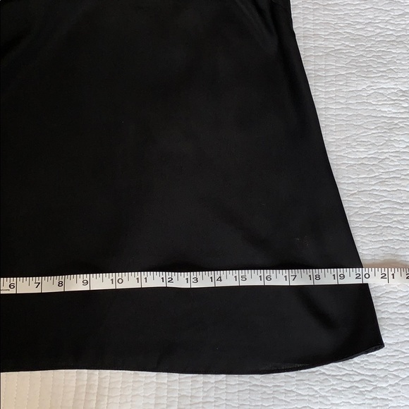 Charlie Jade flowy tank with neck detail - Picture 7 of 9